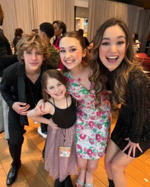 Pyper Braun Instagram - More highlights from this awesome night at @kidschoiceawards @nickelodeon We are so humbled that we were asked to attend. It was so fun!!!