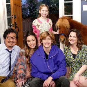 Pyper Braun Instagram - In 5 days the world is going to meet this new family! We have a lot of love and laughs to share with you all! 
•
Erin & Aaron @nickelodeon 
April 20th 
•
#nickelodeon #erinandaaron #yesthehorseisreal #family #blessed #episodic #comedy