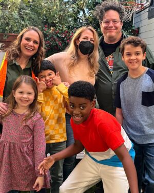 Pyper Braun Instagram - Thank you for including me in another awesome episode of @nickthatgirllaylay on @nickelodeon !
•
TV moms are the best and @andreabarber makes the job just that much better! We love you to pieces!
•
And to the rest of the cast and crew….THANK YOU!! 
We are humbled and honored to be able to work with you all.
•
@nickthatgirllaylay 
@peytonperrine 
@tommyhobson 
@itsmetiffd 
@ronhart44 
@johndbeck 
@natalievandoren 
@dylan.acting 
•
#setlife #nickelodeon #thatgirllaylay #tvmom #blessed