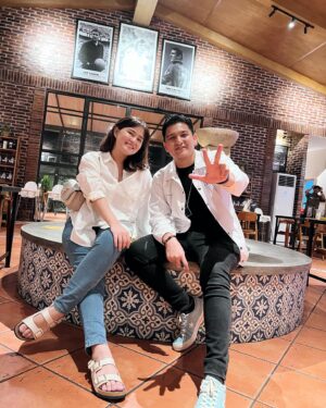 Qausar Harta Yudana Instagram - Nyak babeh LV ceunah👨‍👩‍👦‍👦🩵✨