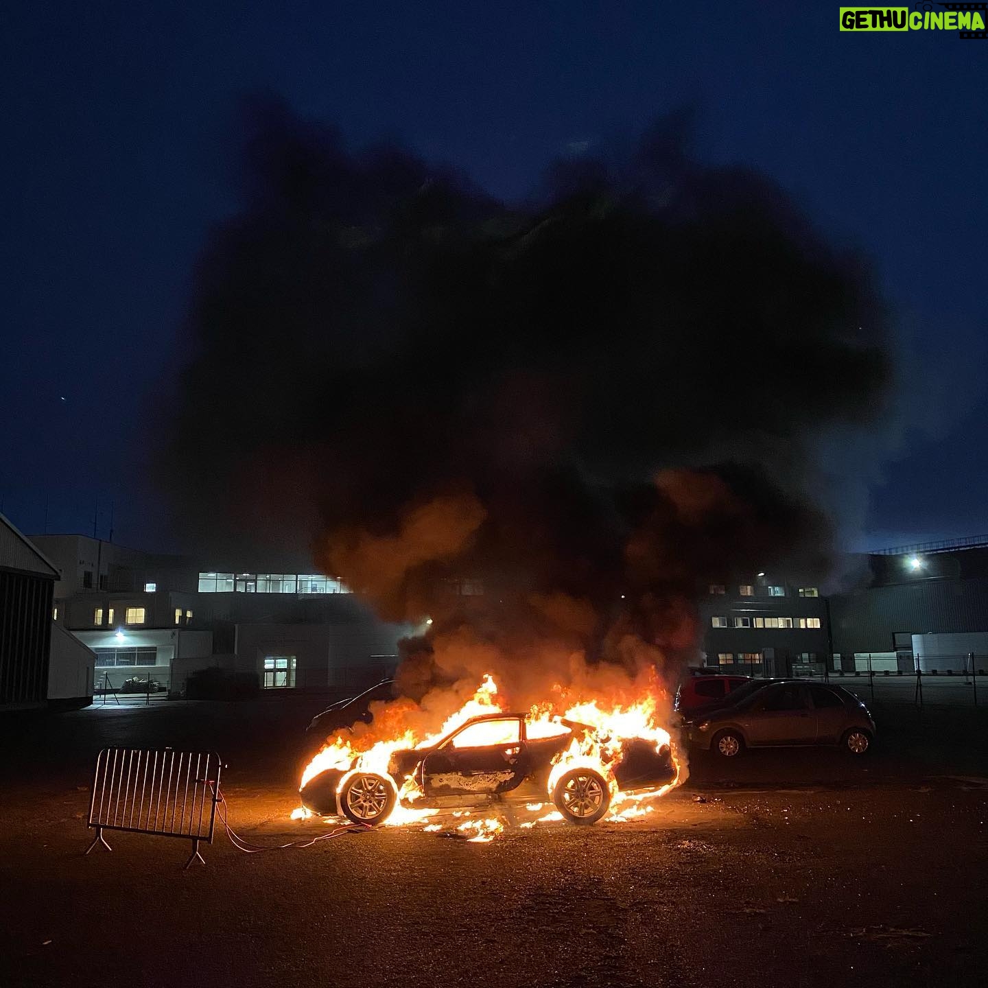 Quentin Dupieux - 5.7K Likes - Couvrir le feu. (š„ āincroyable mais vraiā 27ĆØme jour de tournage š¬)