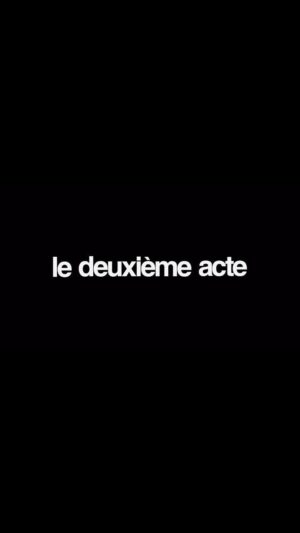 Quentin Dupieux Instagram - 🍷 LE DEUXIÈME ACTE 🍷• le 14 Mai au cinéma et en ouverture du @festivaldecannes !!!!! Avec Léa Seydoux • Vincent Lindon • @raphael.quenard • Louis Garrel • @manuel.guillot • Direction artistique et décors 💘Joan Le Boru 💘 • produit par @hugoselignac @diaphana • conseiller cascades  @tomcruise •

Florence veut présenter David, l’homme dont elle est follement amoureuse, à son père Guillaume. Mais David n’est pas attiré par Florence et souhaite s’en débarrasser en la jetant dans les bras de son ami Willy. Les quatre personnages se retrouvent dans un restaurant au milieu de nulle part.