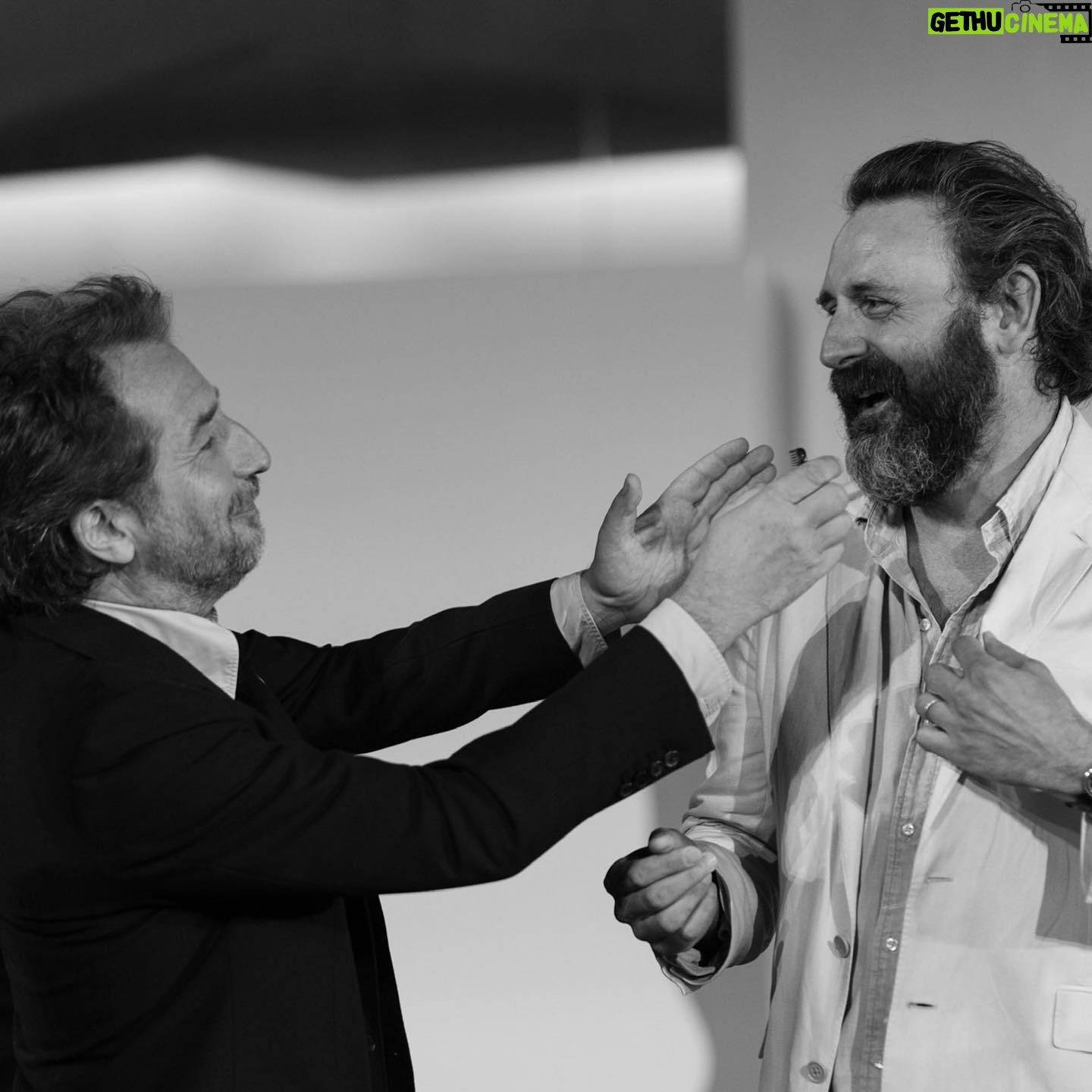 Quentin Dupieux - 6.1K Likes - MERCI @labiennale šššš @edouardbaer #anaĆÆsdemoustier @atelierdeproduction #kinology #joanleboru š #laurentnicolas š«¶š»
DAAAAAALI ! ā> 2024