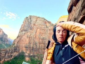 Quinn Brett Instagram - What am I doing???? 

The scene is a little different from the free climbing of 5 years ago on these sandstone walls but it was sure nice to hang up high in them again! 

Anxiety was high during our two days at times because I can’t feel if I am scraping my knees or hips or ankles and how badly I surely am. Am I sitting to long causing a pressure sore?  I did my best with knee pads, cushions and weight shifting but at times I wondered if it was worth the effort. Also. How the hell am I gonna pee and poop?  Jeesh. “What am I doing?” 

The rest was big wall type-two fun and  shenanigans—- communication, diligence to order of operations, sore body parts that haven’t been worked in ages, glorious views and amazing people. 

This wouldn’t have happened without the support, friendship and commitment of @sstratts @eeejayenn @steffangregory ❤️ 💪 🙏 💕 😊 @snakesaresmart @not_disabled and @timmyoneill @adidasterrex @blackdiamond @grade7equipment @ymcarockies @susantaylordarby 

I might have spent the last five years sitting but certainly not sitting still. Clipped and dangling to the side of a mountain, I still find this weird contentment—- it quells my insatiable need to multi-task, plan, brain chatter—- I do finally just sit. 
.
.
.
.
#2gimps1pimp #pullupsfordays 
.

.
#climbing #rockclimbing #enduranceathlete #skiing #mountains #mountainbiking #trailrunning #running #roadbiking #crossfit #yoga #paragliding #outdoors #athlete #diving #spinalcordinjury #spinalcordresearch #paralyzed #science #sports #wilderness #disability
