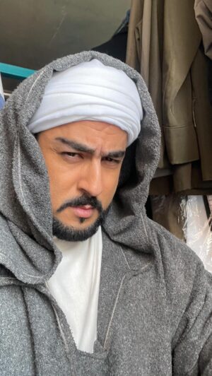 Rabie Kati Instagram - سيداتي آنساتي سادتي … 

الحدث السينمائي الذي ينتظره الجميع … 

“ محمد بن عبد الكريم الخطابي “ 

و فخامة الإسم تكفي …

زعيم المقاومة بالريف المغربي ضد الاستعمار الاسباني و الفرنسي 

يرى النور من خلال الفيلم الملحمي “ أنوال “ … 

توقيع المخرج المبدع “ محمد بوزاكو “

سيناريو و حوار “ محمد النضراني “ 

هكذا نرفع سقف التحديات عاليا في سينمانا المغربية …

فاشهد يا تاريخ …

و للحديث بقية أحبتي … 

قريبا … 

@rabiekati @bouzaggou_mohamed @nadrani @aljazeera @alarabytv2 @alarabiya @med_soultana @ayoublamrani @2mtv @medi1tv @jorgeroelas @juangverdu @achraf_elyagoubi @adnan.rochdi @younes_lahri @mouhcinemalziofficiel @rachidamgharofficiel @cbcegypt 
#rabie_kati #actor #movie #rif #nador #morroco #darlkabdani #hoceima #ajdir #taza #abdelkrimelkhattabi 
#عبد_الكريم_الخطابي #الريف_المغربي #الحسيمة #الناظور #ربيع_القاطي #أجدير #بني_ورياغل #الدريوش