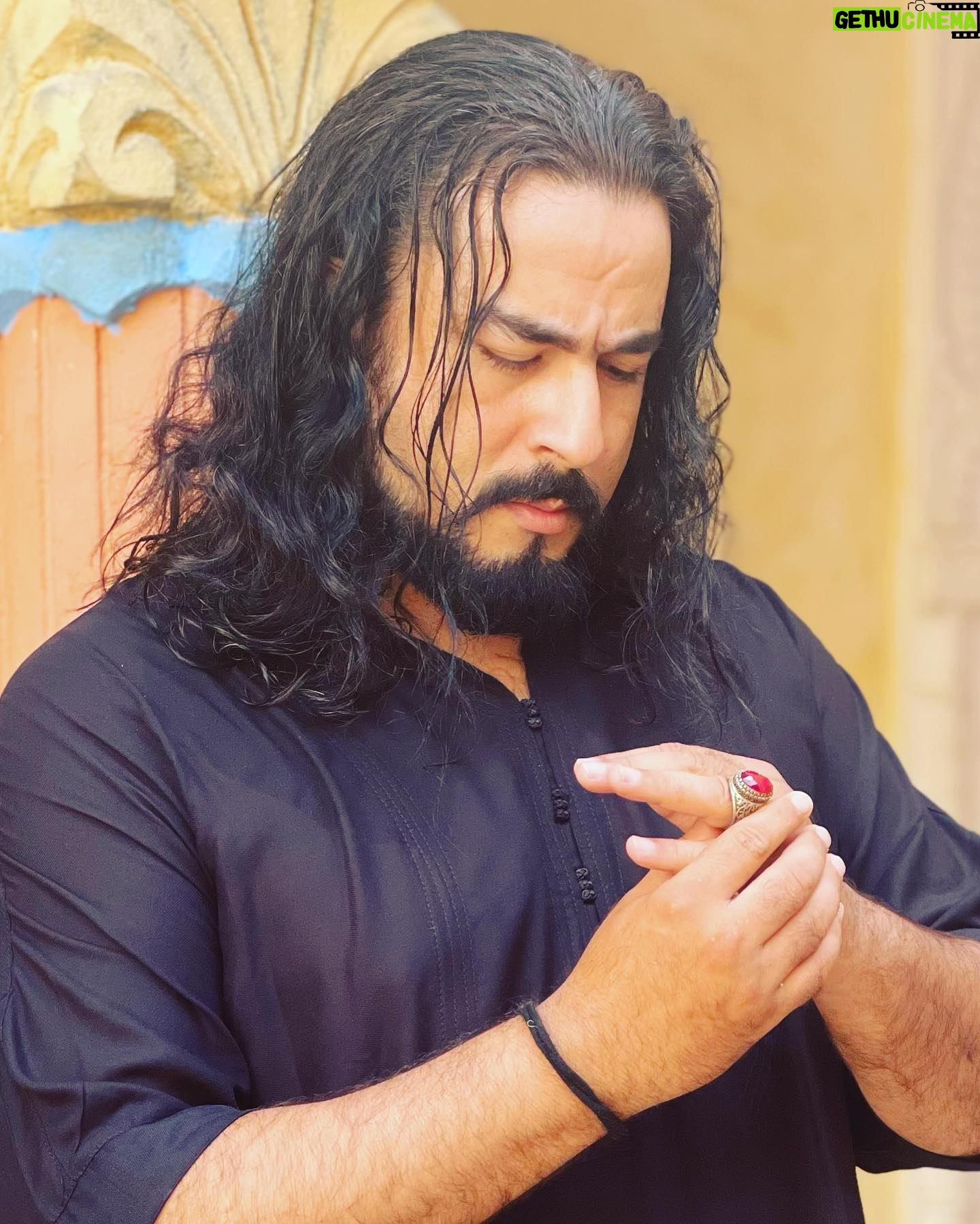 Rabie Kati - 3.4K Likes - ما مرَّ ذكرُكَ إلّا وابتسمتُ له .. كأنكَ العيدُ والباقون أيامُ.
" جلال الدين الرومي "
نعود اليكم أحبتي الاوفياء … والعودُ أحمدُ …
جمعة مباركة طيبة احبتي الغوالي …
@rabiekati
#rabie_kati #love #loveyourself #actor #arab
#ربيع_القاطي #الحب #جلال_الدين_الرومي #الحياة