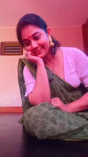 Rachana Narayanankutty Instagram - With every beat, she embodies the Vasakasajja Nayika, lost in the intoxicating rhythm of her ever favorite song. 
Sung by @amal.antony.agustin composed by @sreevalsanj 🤍 #maymasame #maymasameninnenjilepoovakachokkunnathenthe #vasakasajja #rachananarayanankutty