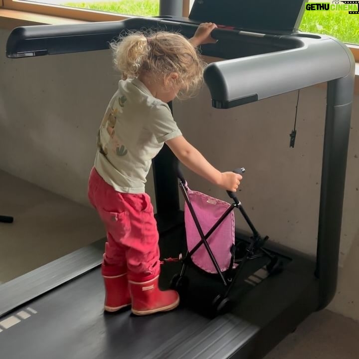 Rachel Atherton - 9.1K Likes - LEOGANG ❤️🤩🙏🏽👍 we had SUCH a good time, coming on holiday to watch a World Cup was actually so good! Meeting loads of you guys, and
I got to do a bit of commentary which was so fun 🙏🏽 & hang out with my girl in the most epic place & watch her bike skills progress and buy her a full face helmet & she looks so cute in it 🥰😂
and then watch the World Cup race!
So so good :-)
We don’t want to leave this place - it’s so nice to experience these venues in a different way to when I was racing!
YouTube vlog dropping tomorrow 🥰😜
.
@biohotelrupertus thank you so much ❤️
@bikeparkleogang ❤️
@redbulluk
@athertonbikes