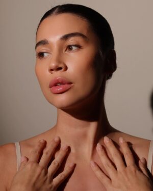 Rachel Brann Instagram - my lips wear Prada. 🤍 @nordstrombeauty #PradaBeauty #GiftedByPradaBeauty #PradaBeautyBalm #RethinkingBeauty