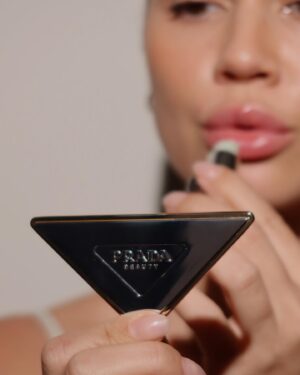 Rachel Brann Instagram - my lips wear Prada. 🤍 @nordstrombeauty #PradaBeauty #GiftedByPradaBeauty #PradaBeautyBalm #RethinkingBeauty