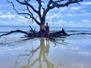 Rachel Luttrell Instagram - ⠀
Hope y’all had a wonderful 4th of  July long weekend! I spent mine along the beautiful Georgia coastline with my two most favorite people. Sending you all my best!⠀
⠀
⠀
⠀
⠀
#familyadventure #georgiacoast #georgiatrip #happy4th