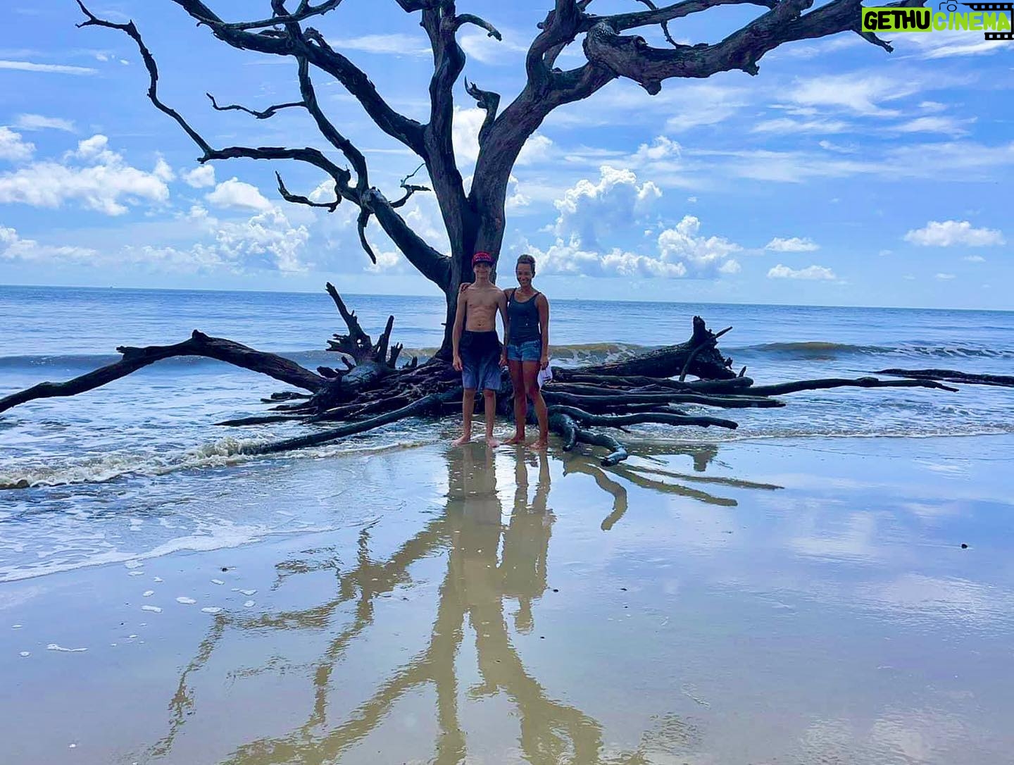 Rachel Luttrell - 819 Likes - ⠀
Hope y’all had a wonderful 4th of July long weekend! I spent mine along the beautiful Georgia coastline with my two most favorite people. Sending you all my best!⠀
⠀
⠀
⠀
⠀
#familyadventure #georgiacoast #georgiatrip #happy4th
