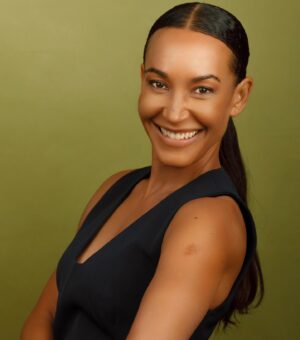 Rachel Luttrell Instagram - Thanks to Josh and Kim for creating such a comfortable and fun photo shoot! Truly talented and thoughtful team! 

@kimharleymua
Josh Stringer photographer 

#photoshoot #photoshootfun
