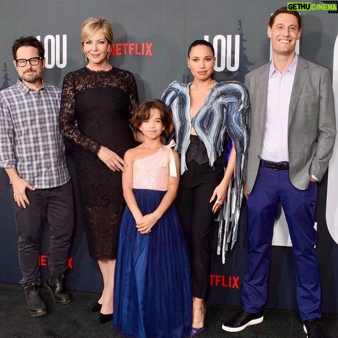 Rachel Luttrell - 748 Likes - More from last night’s red carpet with my baby❤️ ⠀
#RidleyAshaBateman #LouNetlfix #lou
⠀
⠀
⠀
⠀
#redcarpet #allisonjanney #jurneesmollett #jjabrams #loganmarshallgreen #proudmama