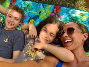 Rachel Luttrell Instagram - ⠀
Hope y’all had a wonderful 4th of  July long weekend! I spent mine along the beautiful Georgia coastline with my two most favorite people. Sending you all my best!⠀
⠀
⠀
⠀
⠀
#familyadventure #georgiacoast #georgiatrip #happy4th