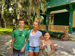 Rachel Luttrell Instagram - ⠀
Hope y’all had a wonderful 4th of  July long weekend! I spent mine along the beautiful Georgia coastline with my two most favorite people. Sending you all my best!⠀
⠀
⠀
⠀
⠀
#familyadventure #georgiacoast #georgiatrip #happy4th
