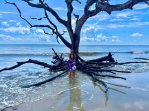 Rachel Luttrell Instagram - ⠀
Hope y’all had a wonderful 4th of  July long weekend! I spent mine along the beautiful Georgia coastline with my two most favorite people. Sending you all my best!⠀
⠀
⠀
⠀
⠀
#familyadventure #georgiacoast #georgiatrip #happy4th