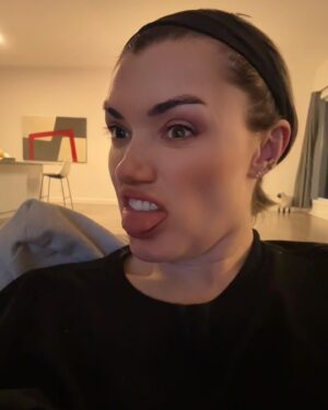 Rachel Osborne Instagram - Swipe for mood. #humpday #besilly #whysoserious #laugh #creativedirector #allvibes #vibes