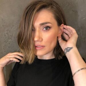 Rachel Osborne Instagram - BEFORE and (swipe for)AFTER! 
Little late on this haircut "reveal" ;)
But here it goes! 😘

Haircut and style by @antoine.vadacchino
Makeup by @lana_cinman

#chopchop #shorthair #loveit #salon #salondeauville #hairdresser #stylist #makeup #makeupartist #makeover #beforeandafter #hair #dirtyblond #blondshavemorefun #darkblond #actor #storyteller #montreal #montrealactor #mtlactor #stories #characters #tv #rolling #action #showbusiness #shows #blessed #lovemyjob #talentedpeeps #