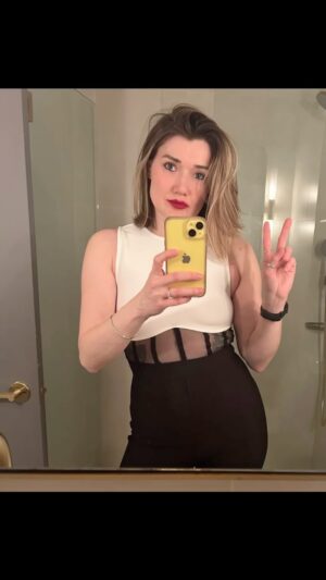 Rachel Osborne Instagram - She took my heart, I think she took my soul 🤫 #mtl #actor #actorstuff #kingsofleon #closer