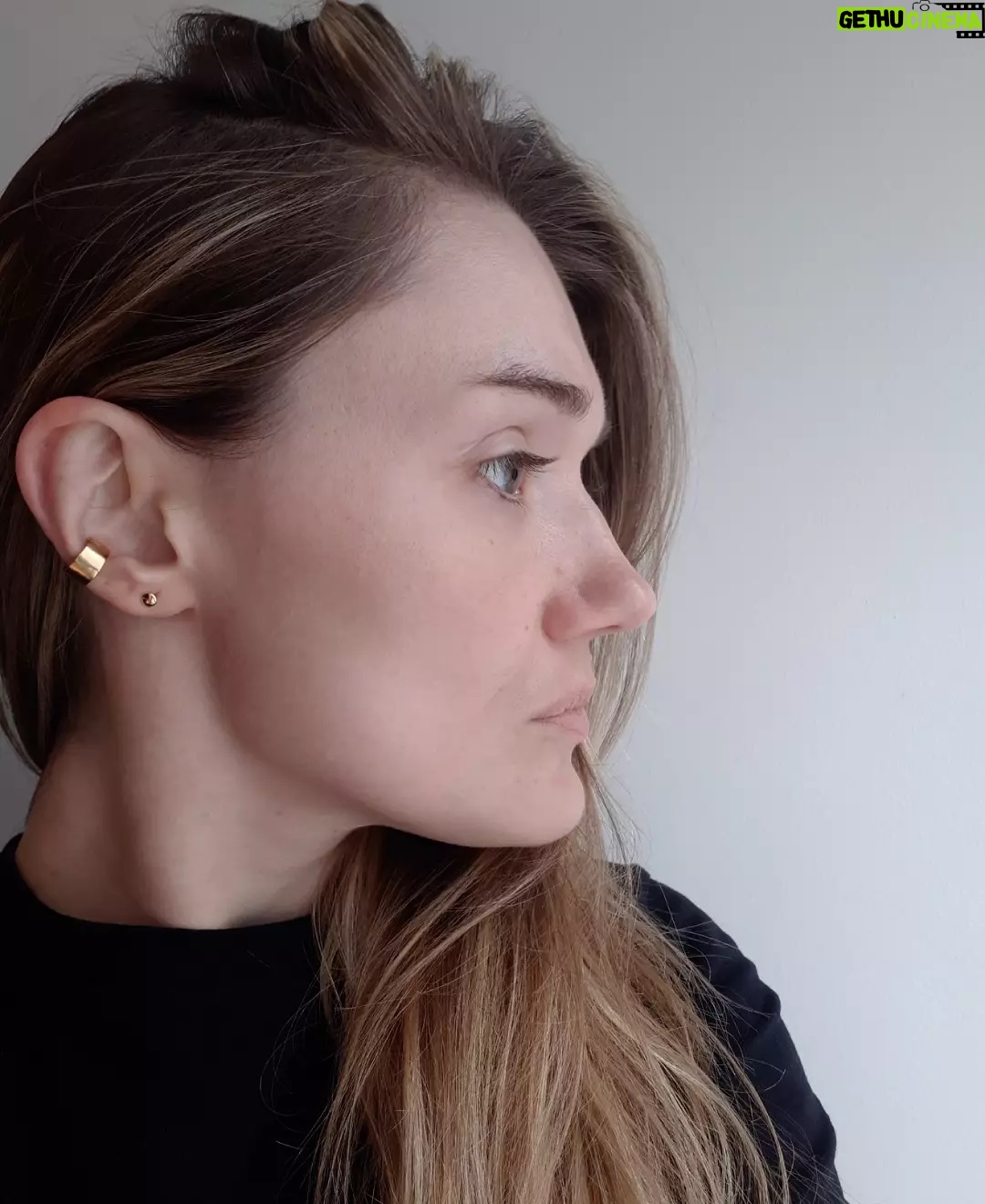Rachel Osborne - 659 Likes - Here's a photo of my ear
#mejuri #earjewlery #piercing #gold #goldvermeil #jewelry #loveit #boyfriendcuff #dressyears