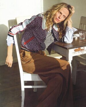 Rachel Roberts Instagram - What I would give for five minutes back here. ❤️ #takemebacktuesday 

Throwback to me and mini me….one of my favorite stories. 💙#homesweethome #wishtheycouldstaylittle 
——————————————
@marieclaireitalia by @mel.karch @lauras9226 @peterbutlerhair @sergiocorvacho @peter.mcclafferty