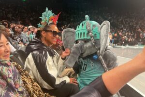 Radha Blank Instagram - A NEW YORK NIGHT!!! @nyliberty did the damn thang! 84-77!!! And I got to bare witness of this triumph with such luminaries including THEE #franlebowitz. Wow Bday week has been EPIC! Congrats to this awesome team of Warrior Kwangs! 🗽🏀⛹🏽‍♀️🪽💥