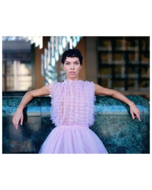 Radka Pavlovčinová Instagram - Great photoshoot with @radkapavlovcinova which we made just before her giving of the Thalia prices. The interiors of the @novascena were great for using for this purpose.

#mamiyarz67 #portra400 
#mediumformat