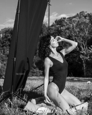 Radka Pavlovčinová Instagram - ❤️‍🔥 @iwushko 📸
summer has touched my skin and is burning my brain 😝.

What about u guys? 

#nohashtagstoday