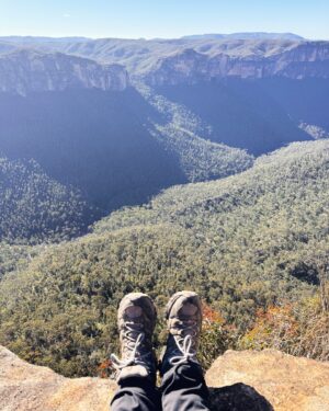Rae Johnston Instagram - Beautiful day to visit Hanging Rock 🤎 

#darugcountry showing off this morning!

#bluemountains #hiking #hangingrock