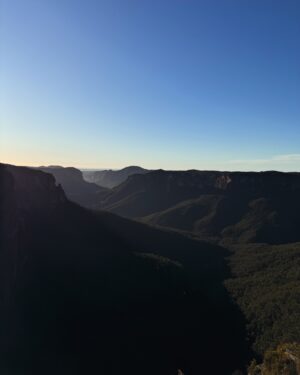 Rae Johnston Instagram - The Fairfax Heritage Track, George Philips Lookout, Govett’s Leap, Pulpit Rock Track, Taylor Falls, Pope’s Glen Track Loop 🤎 

This morning’s walk was stunning. Love my backyard! #darugcountry