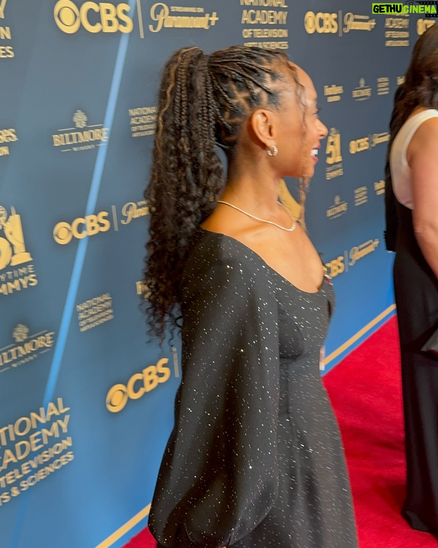 Rae Wynn-Grant - 1.7K Likes - Friday night at the @daytimeemmys wearing sustainable fashion from @gabrielahearst & lab grown diamonds from @borsheims ✨ I was proudly representing women in science & wildlife conservation in a space that’s not typically known for those kinds of things 😉. It was a dream of a night walking the red carpet in borrowed gorgeous fashion that didn’t cause harm to the earth, speaking about the mission of @wildkingdomtv amidst our 4 Emmy nominations, and then walking on stage to present Best Writing for a Daytime Drama Series - an award that celebrates the incredible creative writers who too often go under appreciated. What an experience ✨
Thanks to @ayanaeliza for the sustainable fashion hookup; @veri_u_niquely_styled for hair; @luciamua76 for makeup; @mutualofomaha & @hearstmpg for the opportunities & of course the academy at @daytimeemmys 🙏🏾