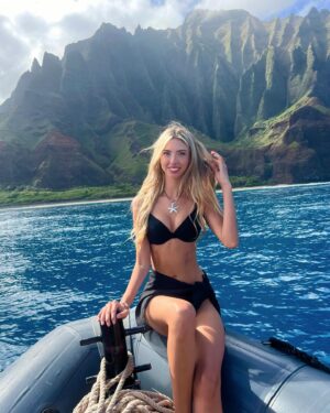 Raelynn Harper Instagram - @kauaiseatours 🐬