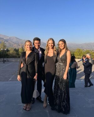 Rafael Araneda Instagram - Mi suerte🍀@marcelavacarezza_ @martinaaraneda @floaraneda