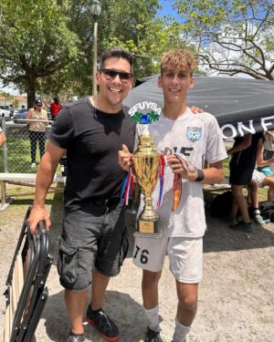 Rafael Araneda Instagram - Mi Vicho jugando extraordinario hoy dia. Tremendo partido @vicente_arane2