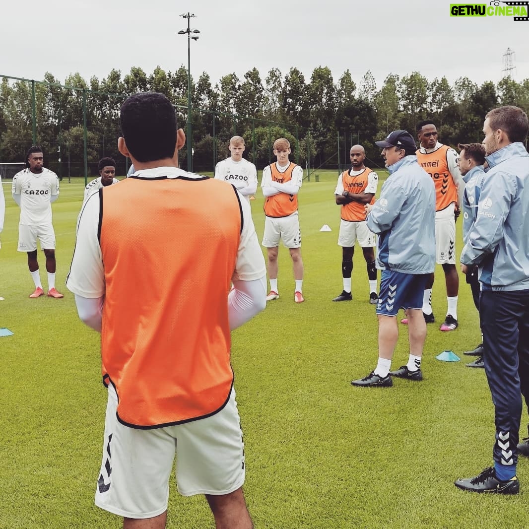 Rafael Benítez - 8.8K Likes - Working hard to be ready for our first PL match against Southampton
#EvertonFC #PremierLeague #southamptonfc #Training #Ready