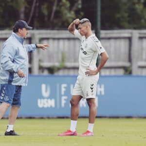 Rafael Benítez Instagram - Working hard to be ready for our first PL match against Southampton 

#EvertonFC #PremierLeague #southamptonfc #Training #Ready