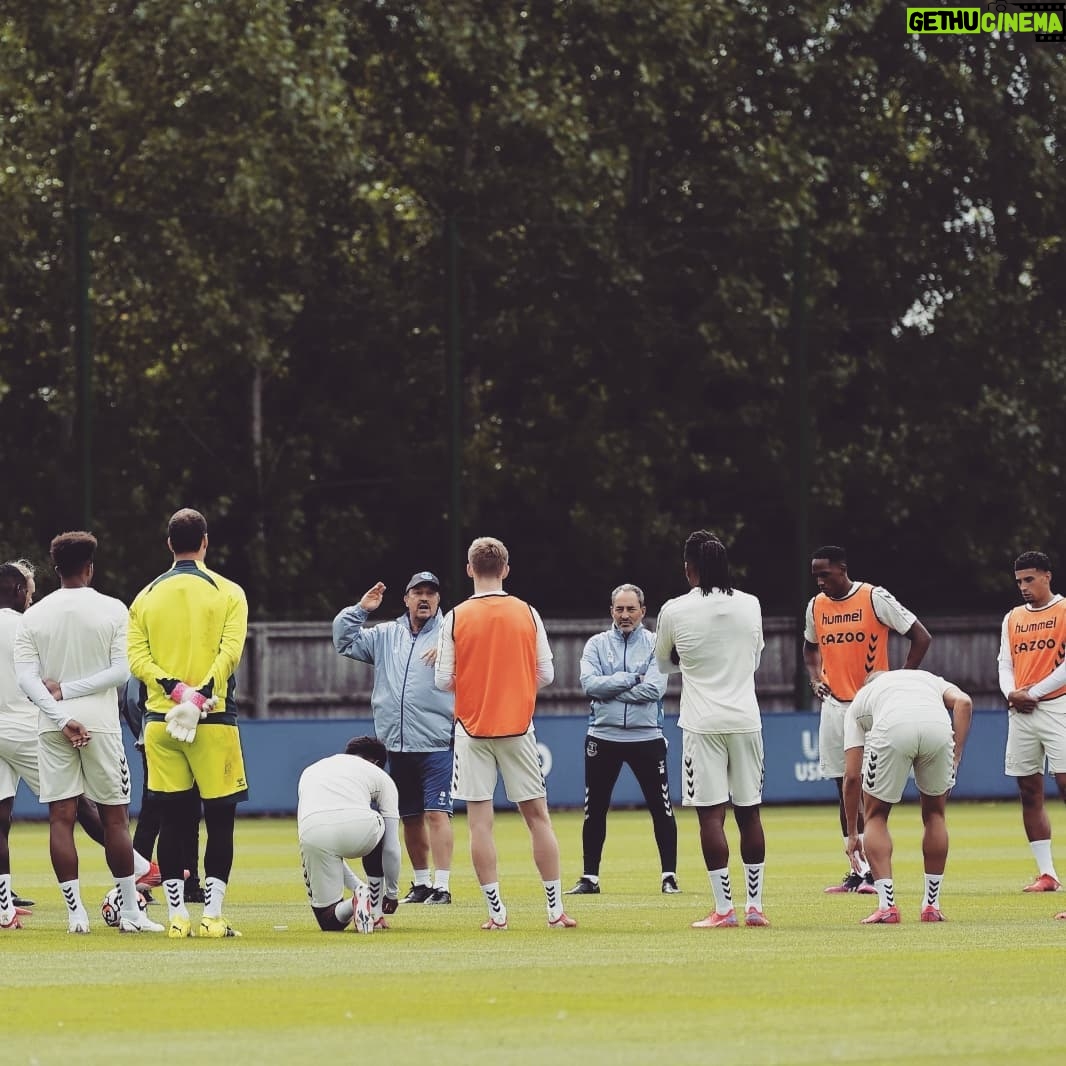 Rafael Benítez - 8.8K Likes - Working hard to be ready for our first PL match against Southampton
#EvertonFC #PremierLeague #southamptonfc #Training #Ready