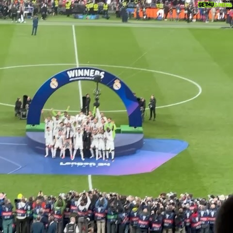 Rafael Benítez - 7.7K Likes - Congratulations to Real Madrid, @mrancelotti and the staff and players, and also to Dortmund for a great match. It was a brilliant night of football at the highest level. 🏆 🎉
#ucl #championsleague