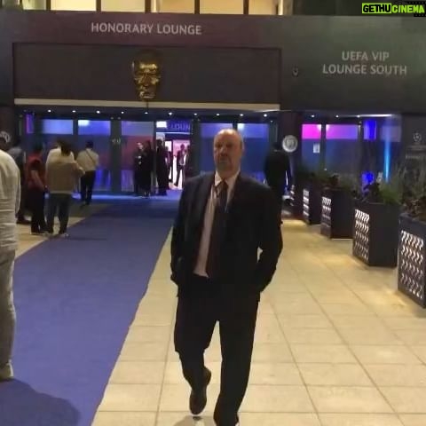 Rafael Benítez - 32K Likes - Back in Istanbul, good memories and good friends 🏟️
#championsleague #ucl