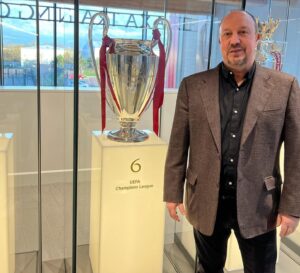 Rafael Benítez Instagram - Lovely visit to the Axa Training Centre before the LFC Legends match ⚽️ @thelfcfoundation #lfc