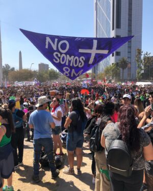 Rafael Cavada Instagram - Registro de la #Marcha8M realizado por quien me acompaña en la vida, madre de mis hijos: Fiorella.