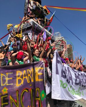 Rafael Cavada Instagram - Registro de la #Marcha8M realizado por quien me acompaña en la vida, madre de mis hijos: Fiorella.
