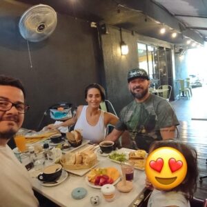 Rafael Cavada Instagram - La verdadera victoria de los violentos es infundir miedo. Que nos quedemos en casa, nos encerremos, que les dejemos la vía libre. Bueh, en esta familia, eso no pasa. Gracias a todos por sus saludos y buenos deseos.