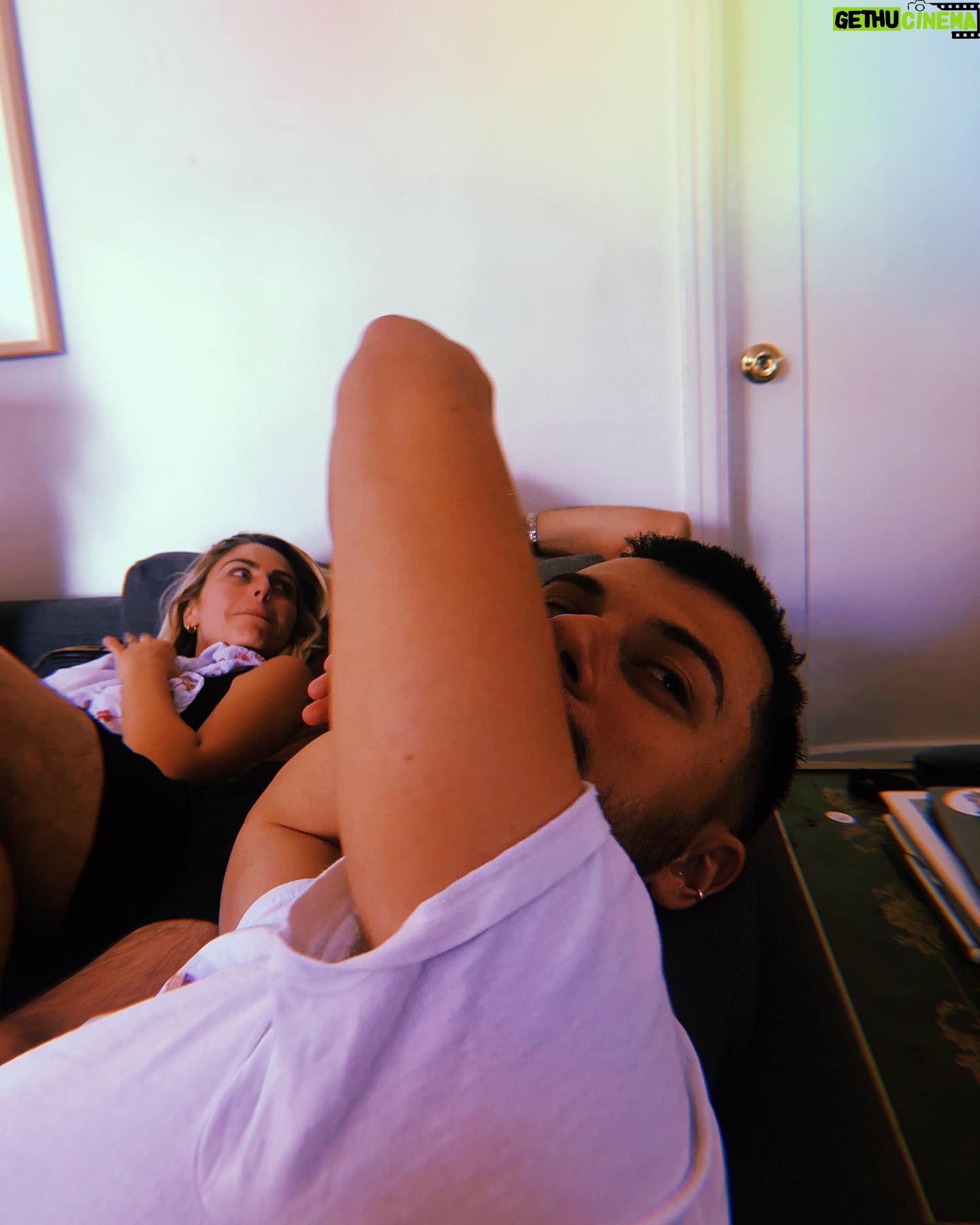 Rafael Cebrian - 8.9K Likes - -
end of May or early June
this picture perfect afternoon
we shared