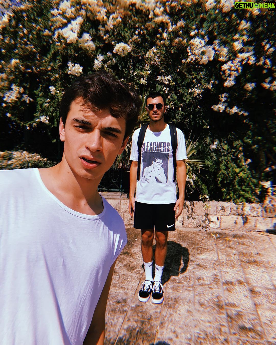Rafael Cebrian - 3.6K Likes - -
t h i e f