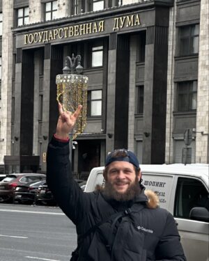 Rafael Fiziev Instagram - 🙋🏼‍♂️ 

Давайте описание под каждую😅