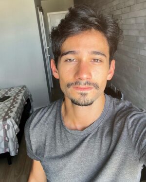 Rafael Gevú Instagram - Acordei e fui… 🚗