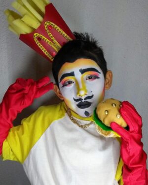 Rafael León Instagram - Feliz día del niñx 💛 🎉🎊
#repost 💛🎉