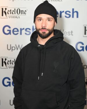 Rafael Silva Instagram - stopped by 2024 sundance to support some great people.

the accolades speak for themselves, so i shall not try to match them. Colman your speech came from a place a true artist lives in. it was infectious, inspiring, humbling. it was true. its been fun watching you claim what’s yours. @kingofbingo 

congratulations to all premiering their films at the festival.